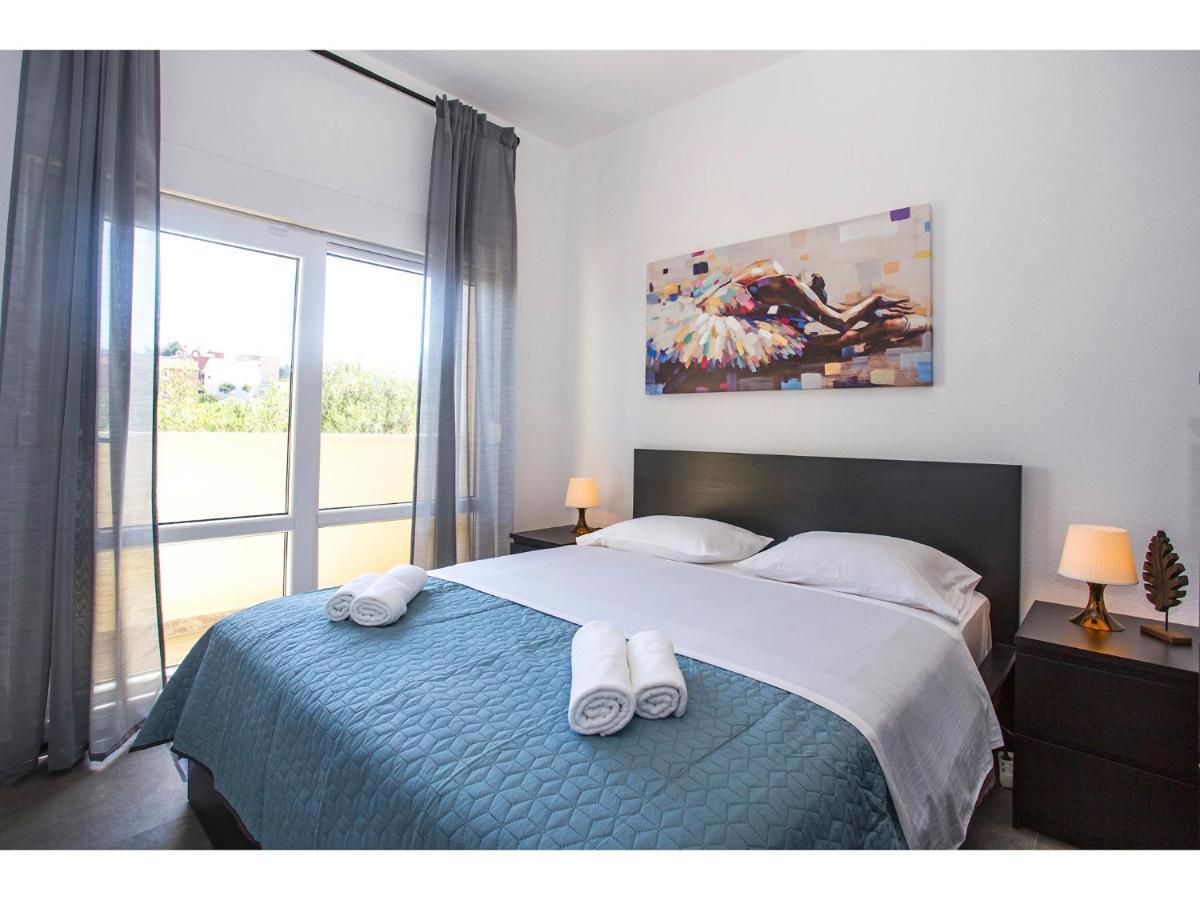 Olive Tree Apartments สปลิท ภายนอก รูปภาพ