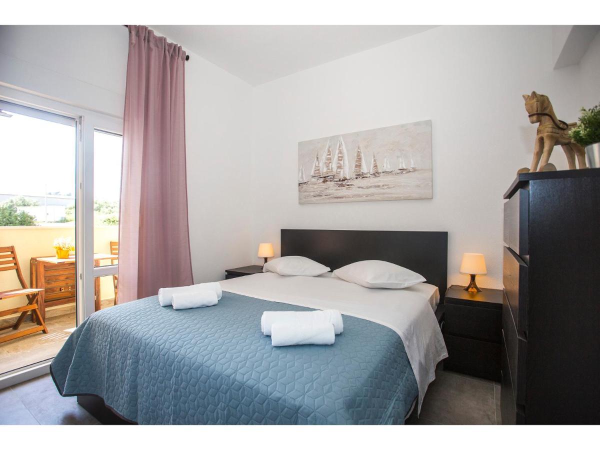 Olive Tree Apartments สปลิท ภายนอก รูปภาพ
