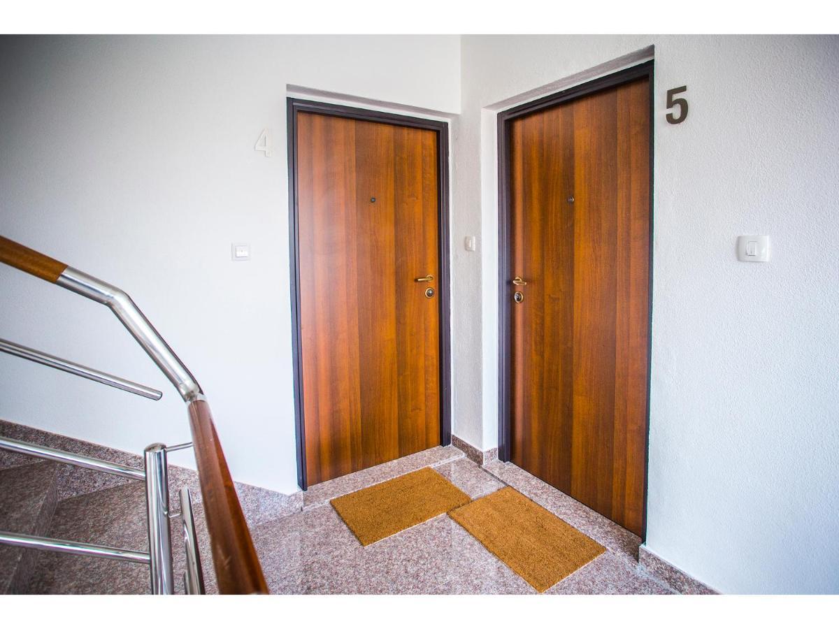 Olive Tree Apartments สปลิท ภายนอก รูปภาพ
