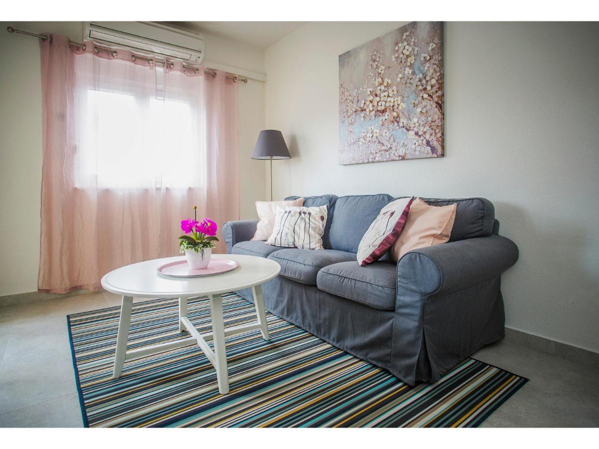 Olive Tree Apartments สปลิท ภายนอก รูปภาพ