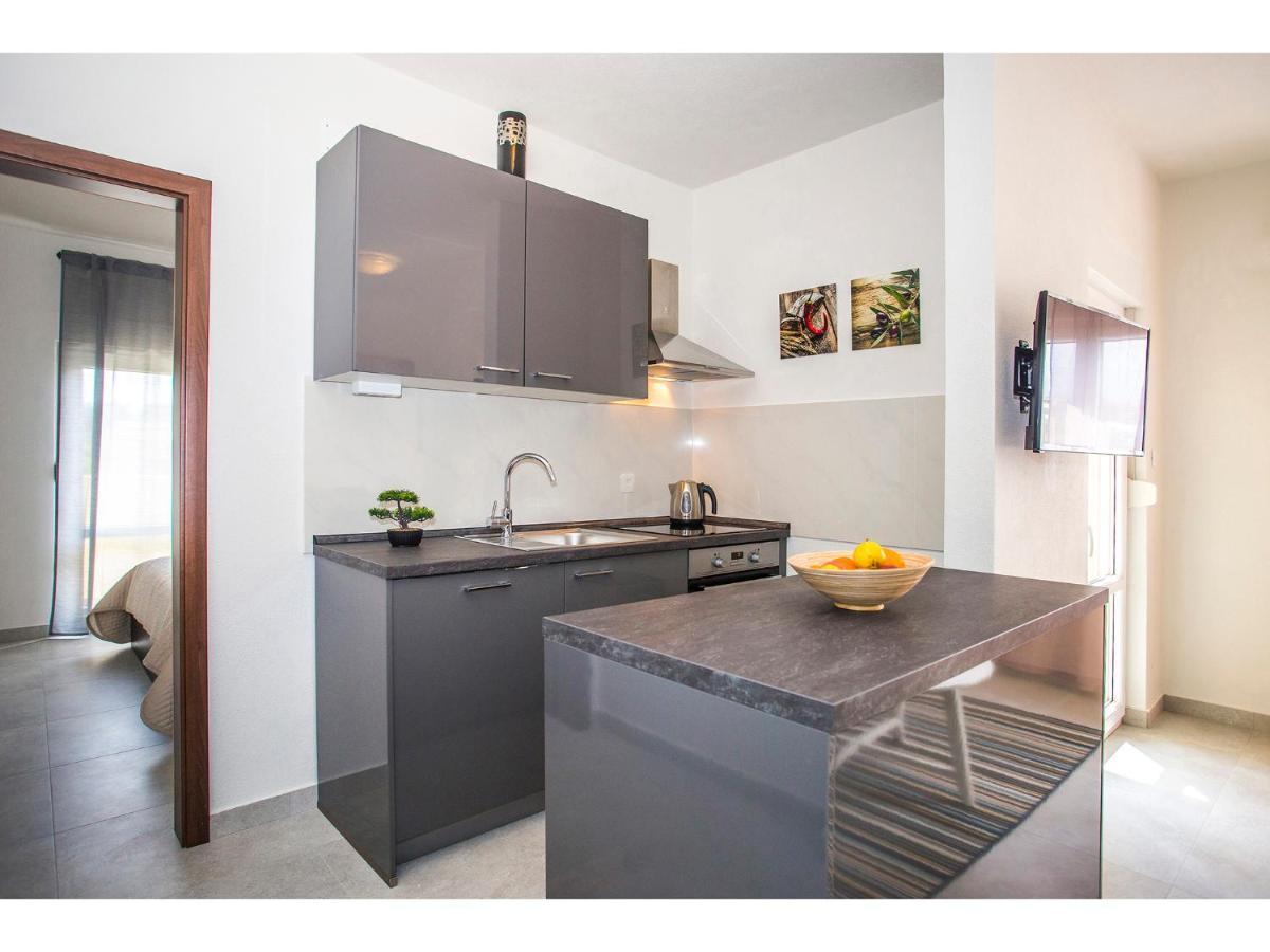 Olive Tree Apartments สปลิท ภายนอก รูปภาพ