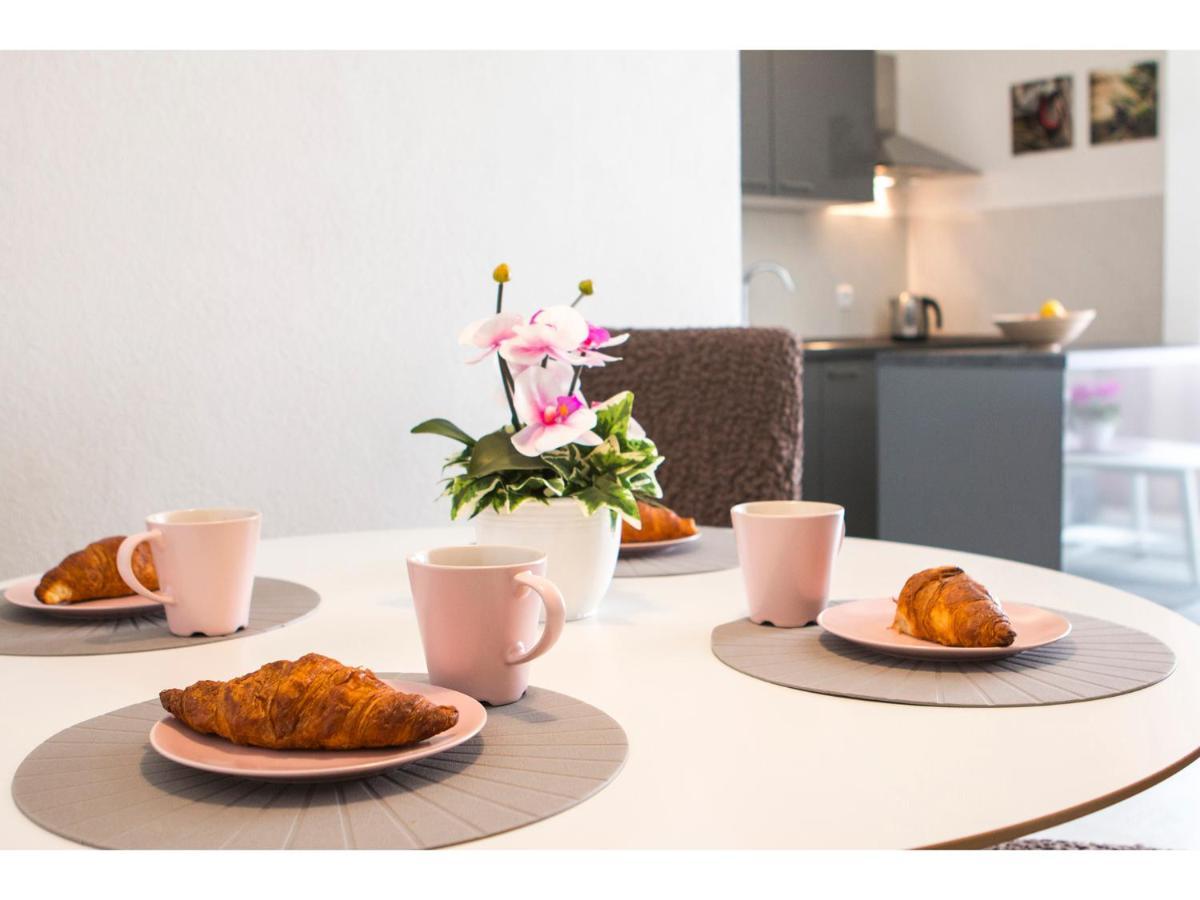 Olive Tree Apartments สปลิท ภายนอก รูปภาพ