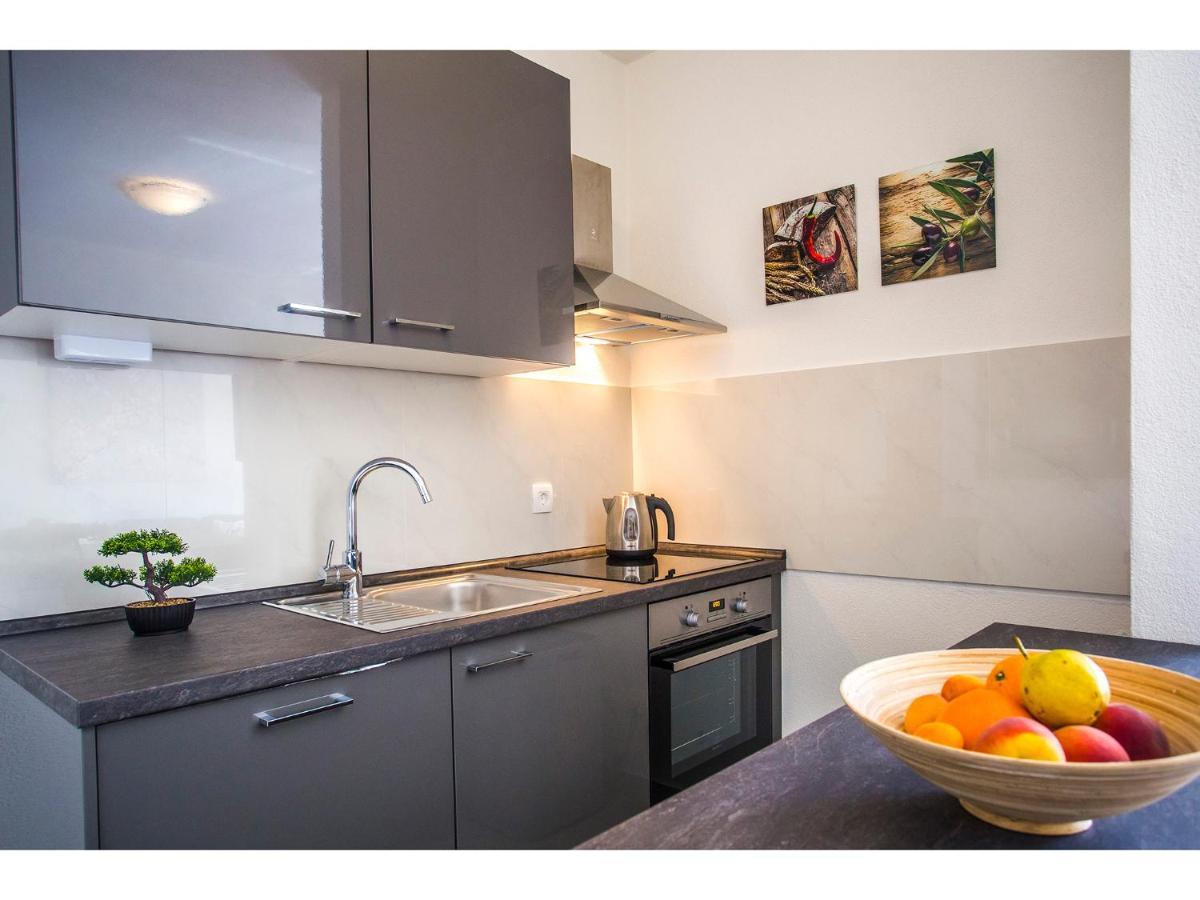 Olive Tree Apartments สปลิท ภายนอก รูปภาพ