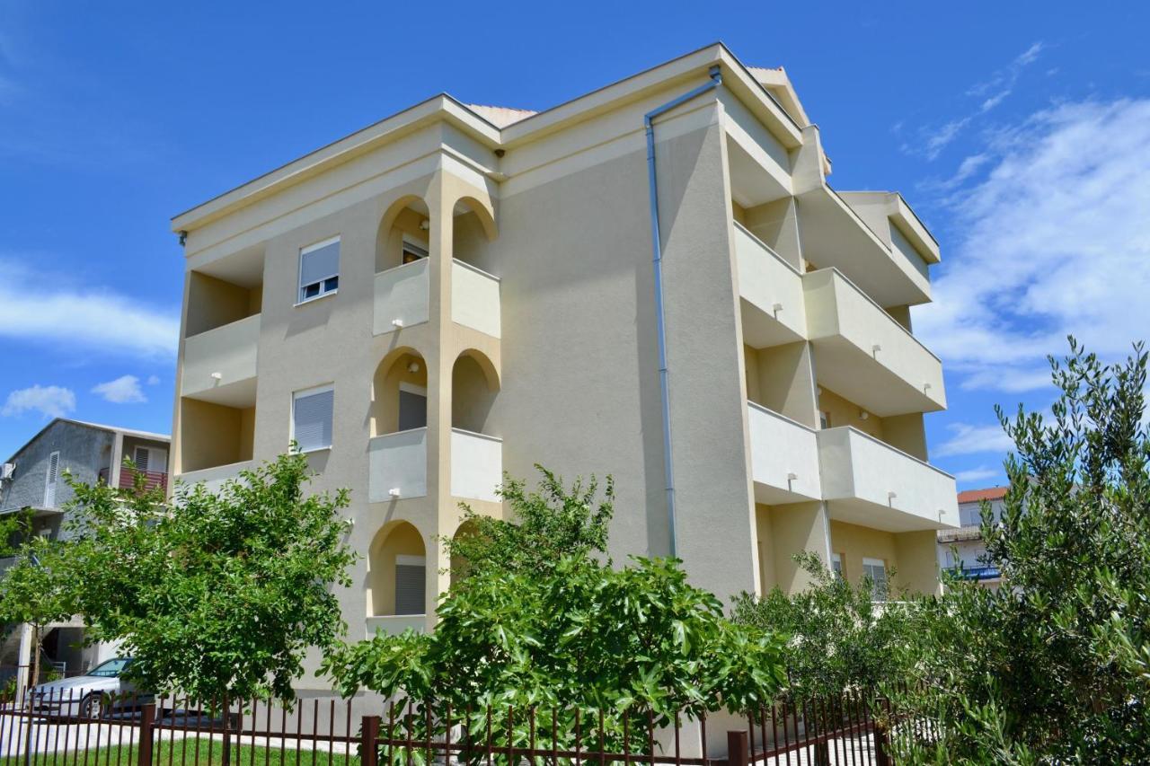 Olive Tree Apartments สปลิท ภายนอก รูปภาพ