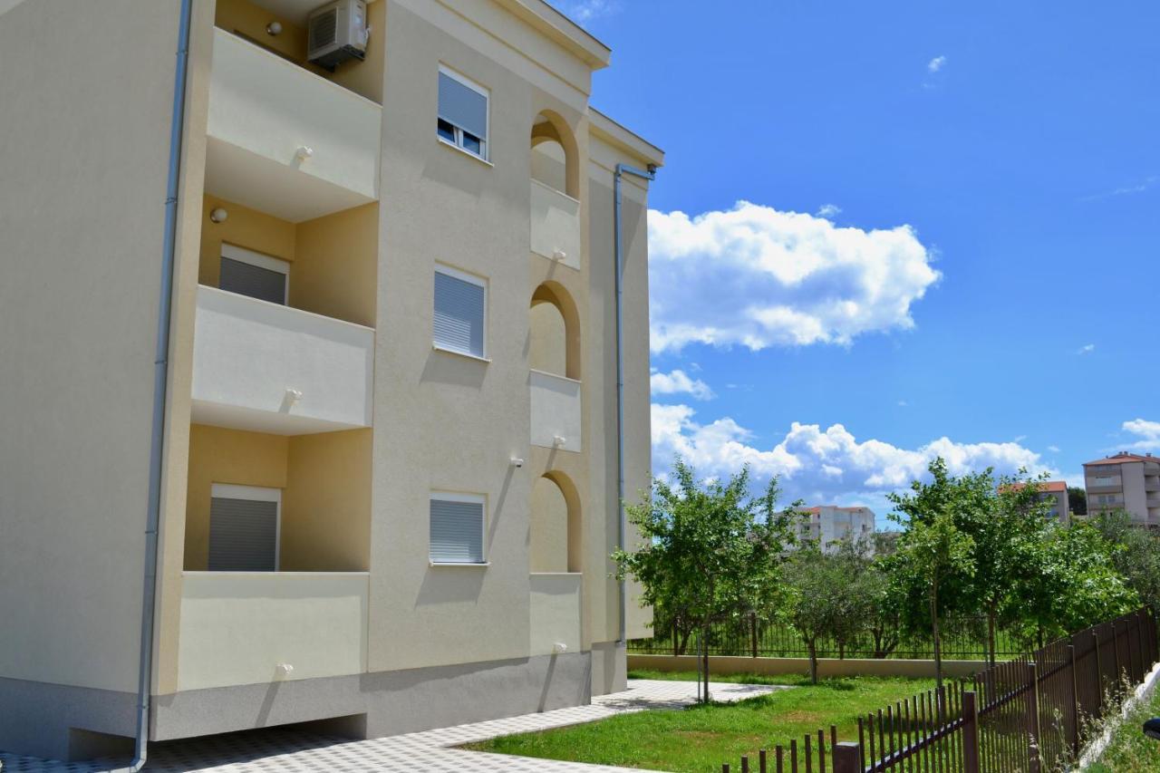 Olive Tree Apartments สปลิท ภายนอก รูปภาพ